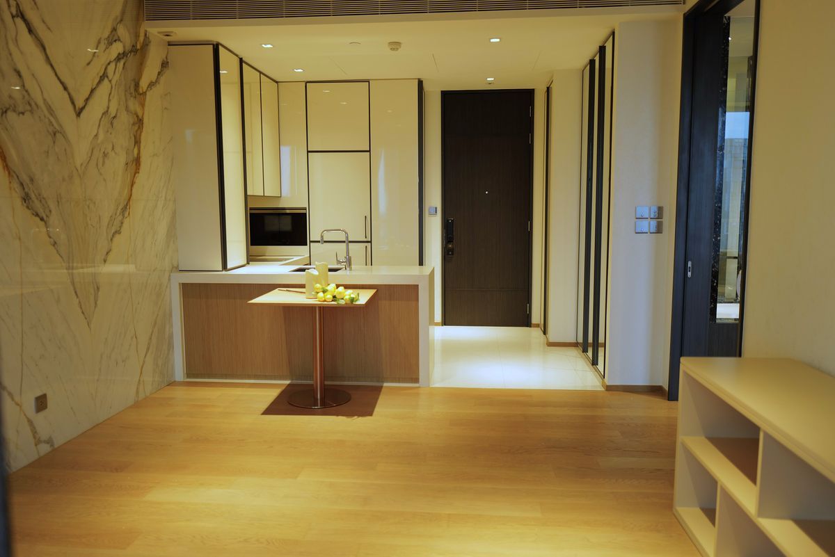 ขายคอนโดสุขุมวิท อโศก ทองหล่อ : 🏙 สัมผัสบรรยากาศสุดเอ็กซ์คลูซีฟ กับคอนโดหรู BEATNIQ Sukhumvit 32 ที่ออกแบบภายใต้แรงบันดาลใจจาก Mid-Century Modern พร้อมฟังก์ชันและวัสดุตกแต่งระดับพรีเมียม บนทำเลศักยภาพเพียง 250 เมตรจาก BTS ทองหล่อ