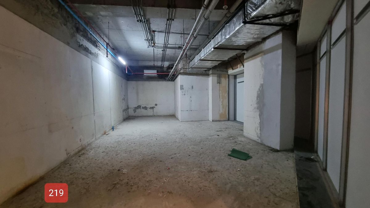 For RentRetail SpaceWitthayu, Chidlom, Langsuan, Ploenchit : Retail Space for Rent – Ploenchit / Chidlom / Langsuan / WitthayuSize: 76 sq.m.Ceiling height: 4.2 metersPrice: 1600 THB/sq.m.Floor: 2ndwater supply& drainage system support. suit for light Food and beverage