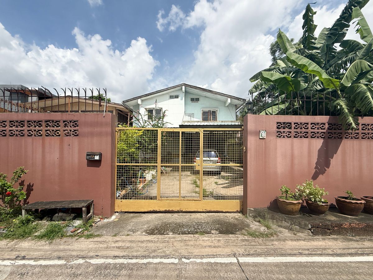ขายบ้านรัชดา ห้วยขวาง : บ้านเดี่ยว ลาดพร้าว 35 / 5 ห้องนอน (ขาย), Detached House Ladprao 35 / 5 Bedrooms (FOR SALE) MEAW672