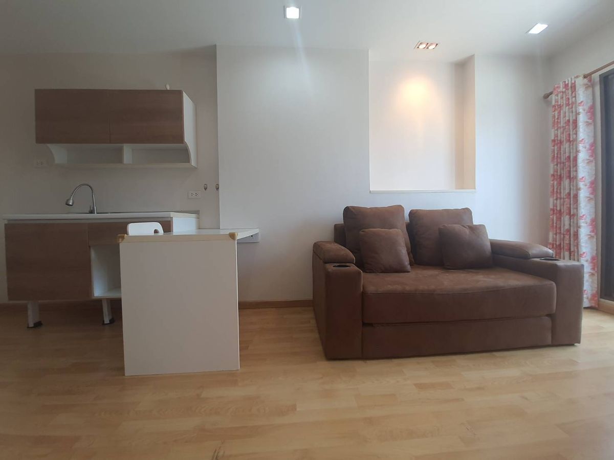 For SaleCondoRama9, Petchburi, RCA : The new room has never been rented before Sale 1 bedroom 30 square meters. Interested in negotiating.