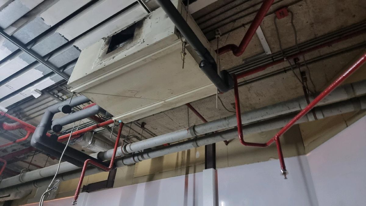 For RentRetail SpaceWitthayu, Chidlom, Langsuan, Ploenchit : Retail Space for Rent – Ploenchit / Chidlom / Langsuan / WitthayuSize: 250 sq.m.Ceiling height: 3.6-4 metersPrice: 1800 THB/sq.m.Floor: G water supply& drainage system support suit for restaurant, izakaya