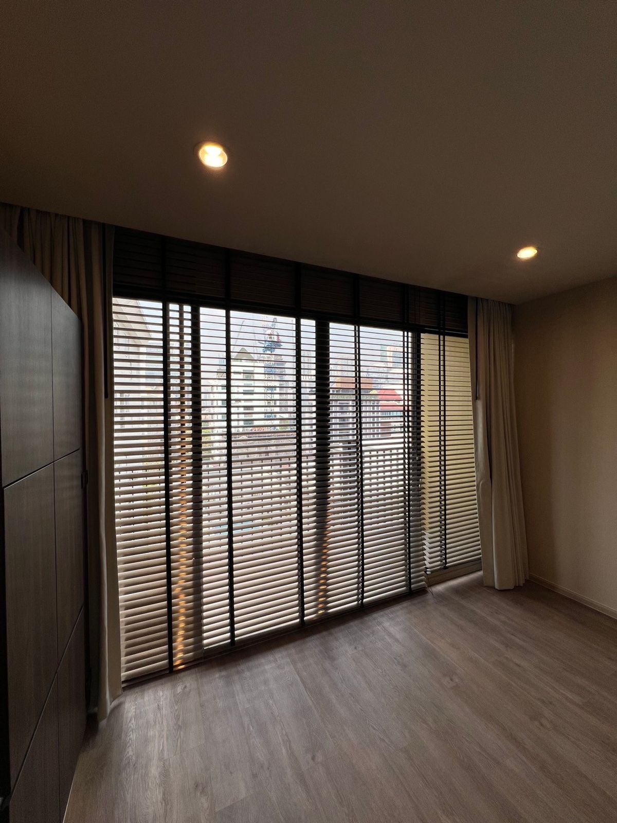 ขายคอนโดวิทยุ ชิดลม หลังสวน : FREE ALL TRANFER   FOR SALE 1 BEDROOM 61 SQ.M   7.9 MB  CALL NOW 094-641-5974