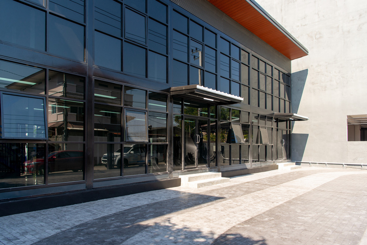 สำนักงานสุขุมวิท อโศก ทองหล่อ : Office + Warehouse 100 ตร.วา ทำเลสุขุมวิท ใกล้ BTS