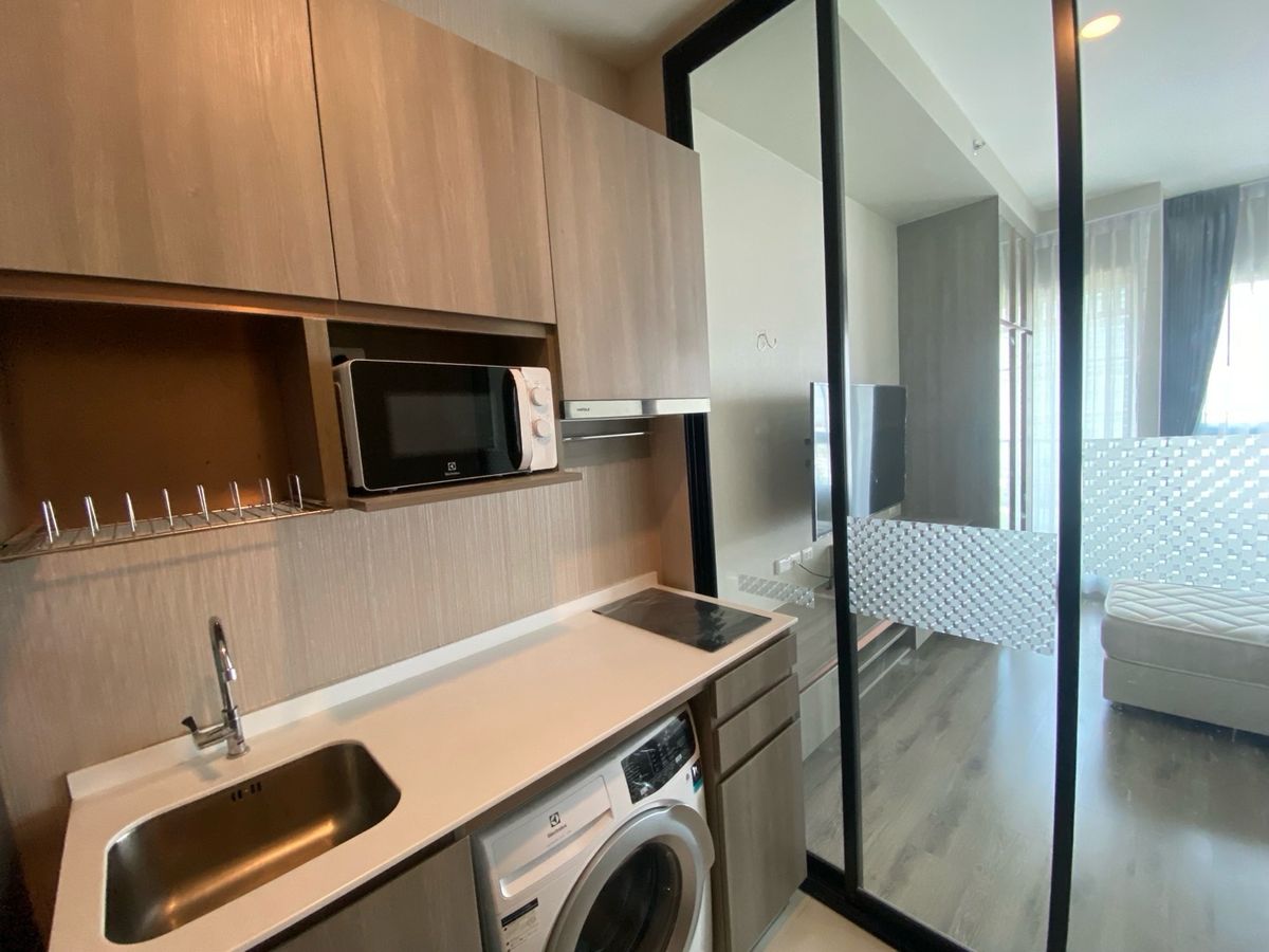 For RentCondoKasetsart, Ratchayothin : 🔥For urgent rent🔥 Knightbridge Prime Ratchayothin, only 50 meters from BTS Phahon Yothin, high floor, beautiful view, ready to move in