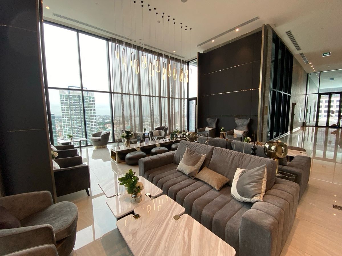 For RentCondoKasetsart, Ratchayothin : 🔥For urgent rent🔥 Knightbridge Prime Ratchayothin, only 50 meters from BTS Phahon Yothin, high floor, beautiful view, ready to move in