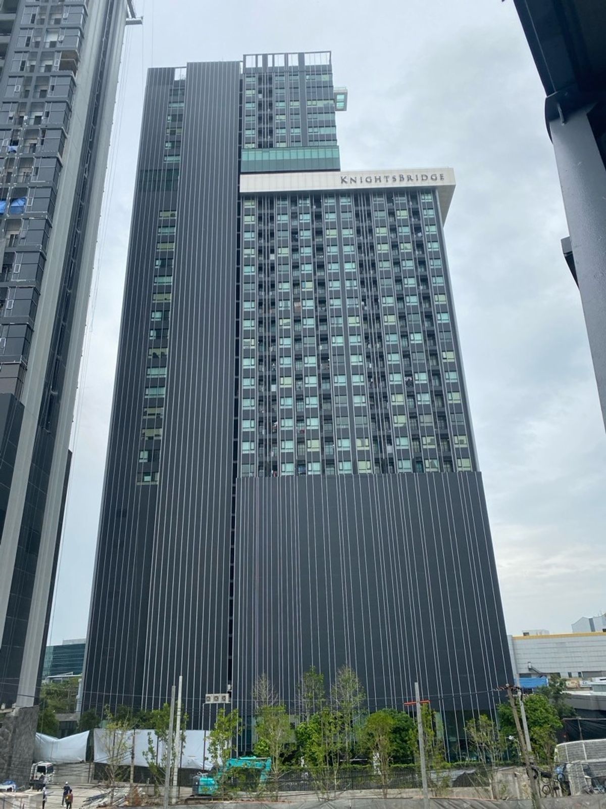 For RentCondoKasetsart, Ratchayothin : 🔥For urgent rent🔥 Knightbridge Prime Ratchayothin, only 50 meters from BTS Phahon Yothin, high floor, beautiful view, ready to move in