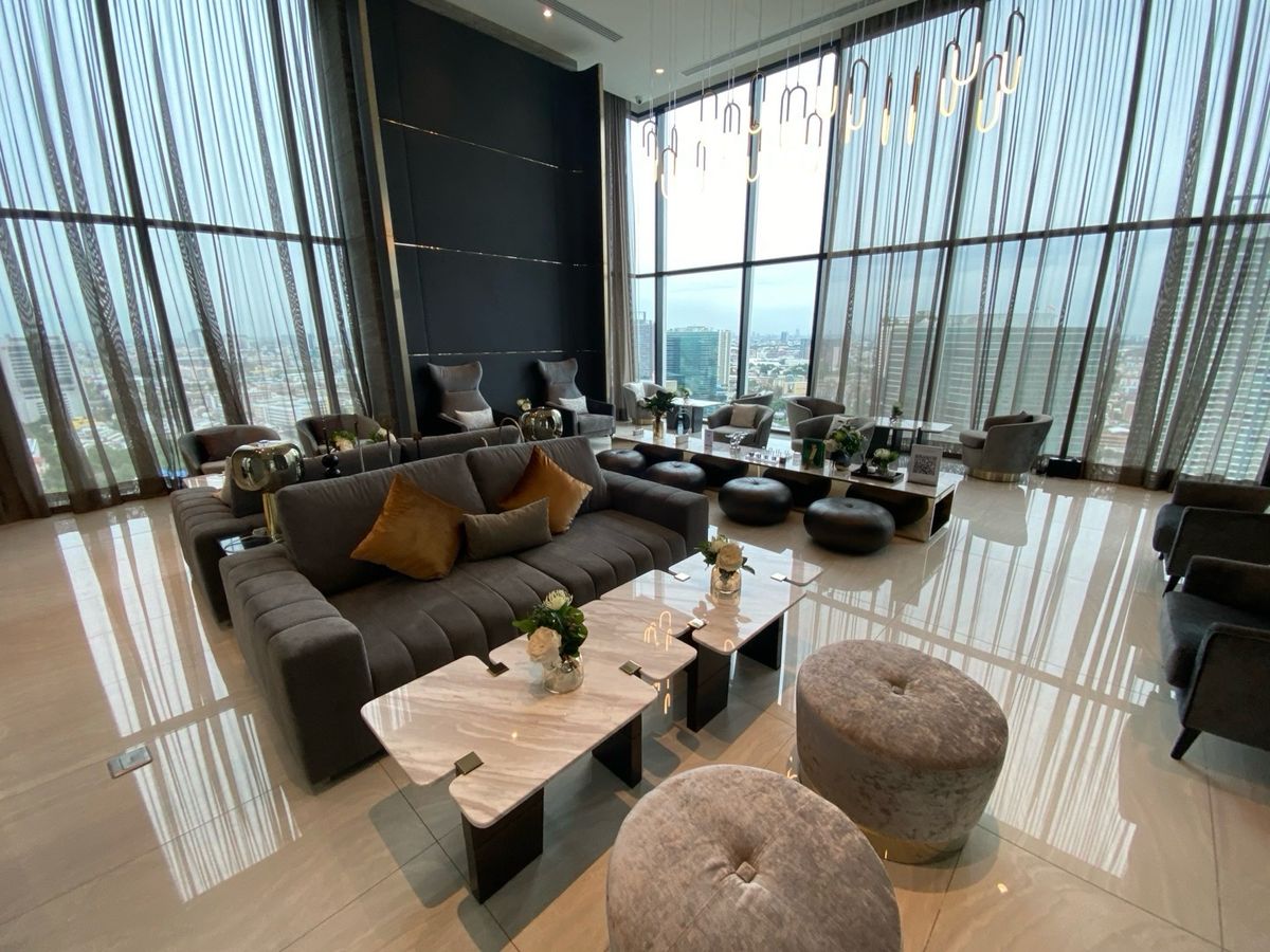 For RentCondoKasetsart, Ratchayothin : 🔥For urgent rent🔥 Knightbridge Prime Ratchayothin, only 50 meters from BTS Phahon Yothin, high floor, beautiful view, ready to move in