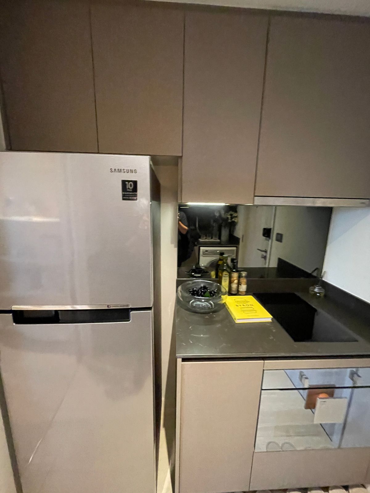 ขายคอนโดวิทยุ ชิดลม หลังสวน : ขาย Craft Ploenchit คอนโด Low Rise หรู ใกล้ BTS เพลินจิต (ซอยนายเลิศ) 1 ห้องนอน ระเบียงทิศใต้