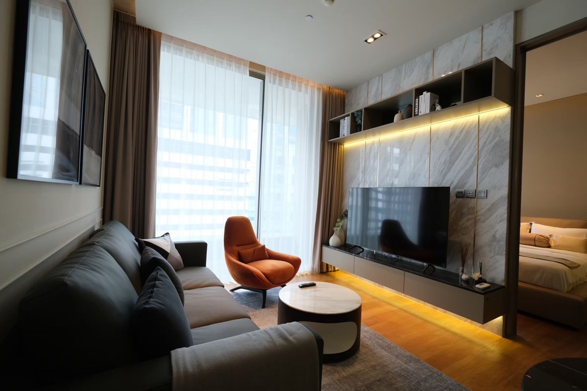 ให้เช่าคอนโดสีลม ศาลาแดง บางรัก : Luxury Living 🏙️ Saladaeng One | 1BR 50 sq.m. | Fully Furnished | Prime Location | 49K/month
