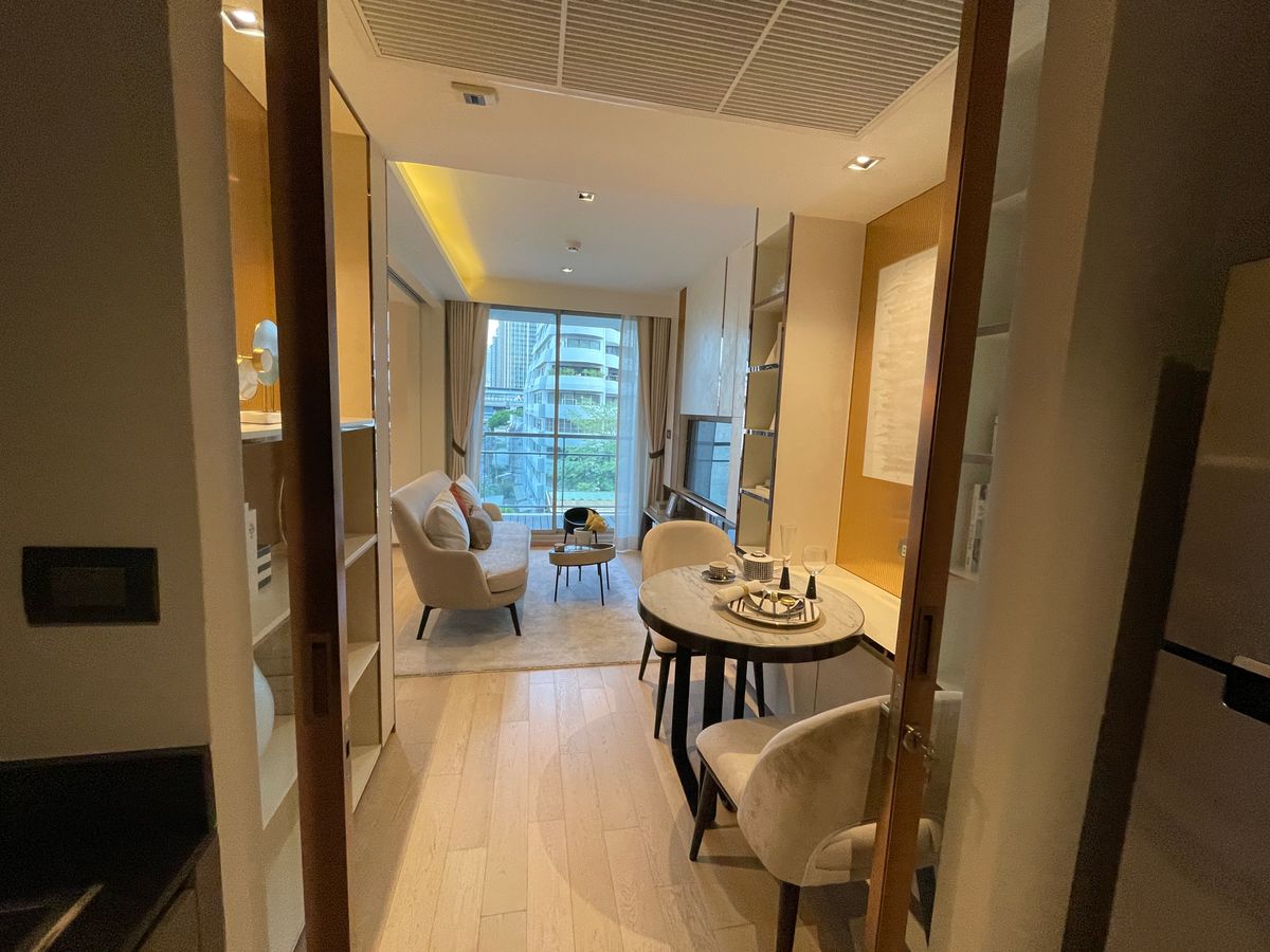 For SaleCondoWitthayu, Chidlom, Langsuan, Ploenchit : Sell ​​Craft Ploenchit, Low Rise Condo, Luxury, near BTS Ploenchit (Soi Nai Nai) 1 bedroom, south balcony