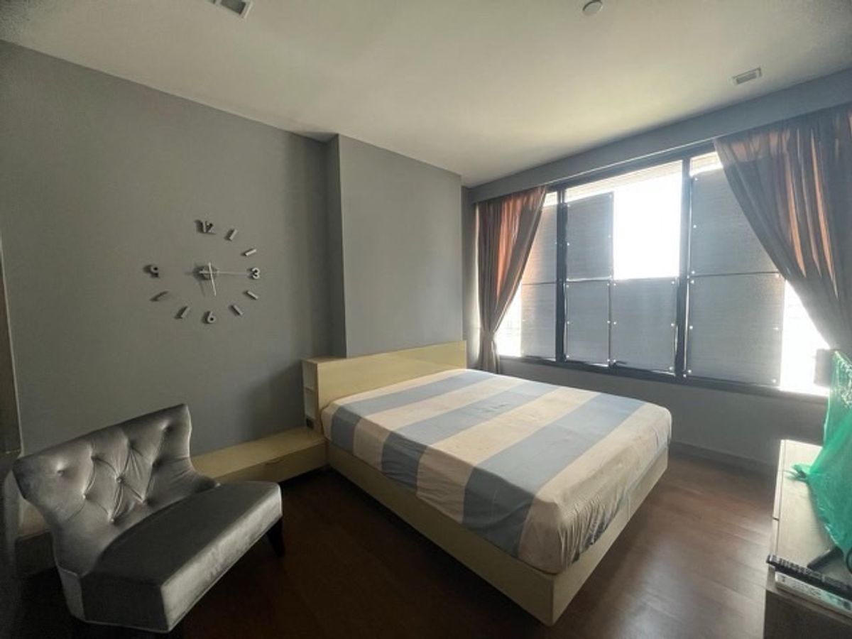 ให้เช่าคอนโดสีลม ศาลาแดง บางรัก : For Rent!! M Silom**Pet Friendly🐶🐱**Rent Price!! 40,000฿ per month❤️‍🔥1 Bedroom size 53 sq.m. Contract Aomam (agent) Tel./Line id : 0955871692 WhatsApp : +66 95 587 1692