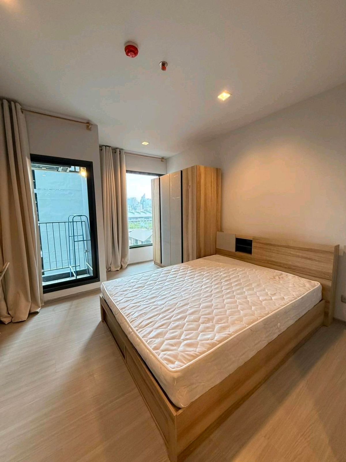 ให้เช่าคอนโดพระราม 9 เพชรบุรีตัดใหม่ RCA : For Rent ✨️ : Life Asoke rama9     ( studio )   25 sq.m.  16,000  THB Tel. 0924235675 Cate.