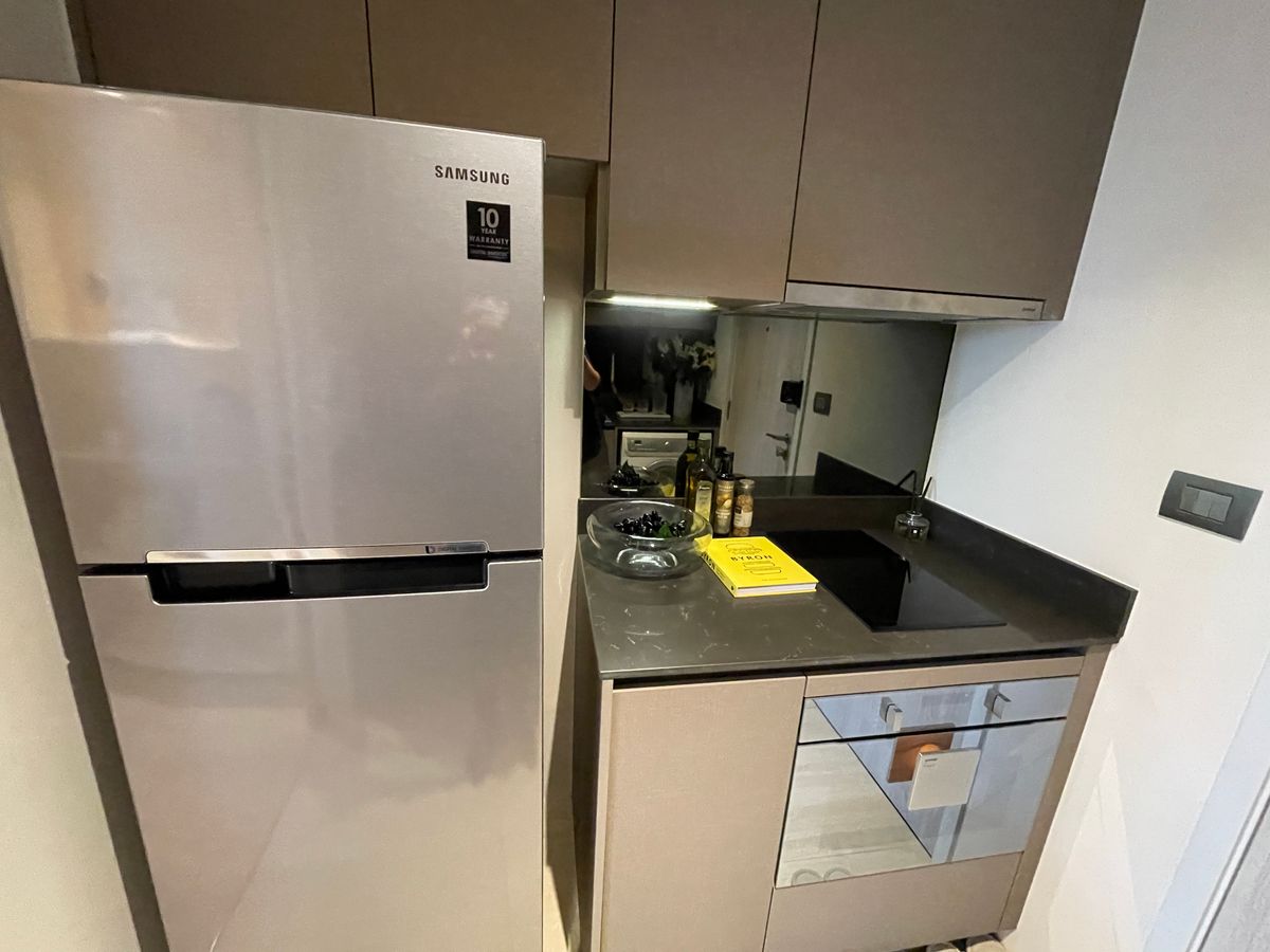 ขายคอนโดวิทยุ ชิดลม หลังสวน : ขาย Craft Ploenchit คอนโด Low Rise หรู ใกล้ BTS เพลินจิต (ซอยนายเลิศ) 1 ห้องนอน ระเบียงทิศใต้