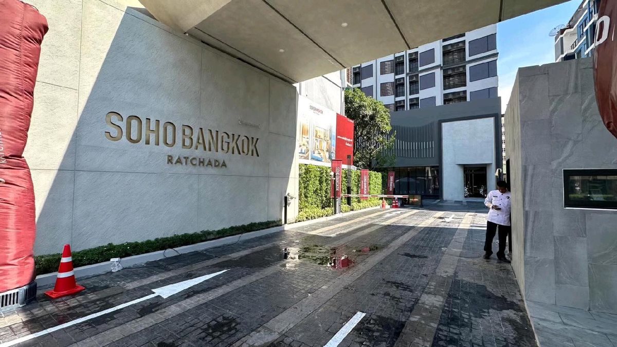 ให้เช่าคอนโดรัชดา ห้วยขวาง : 🎉 ปล่อยห้องเช่าคอนโดหรู โครงการใหม่ ห้องใหม่ Soho Bangkok Ratchada ตกแต่งสไตล์มูจิ ห้อง Duo 2 ชั้น เพดานสูง 4 เมตร วิวสวย ชั้น 18 พร้อมสิ่งอำนวยความสะดวกครบ ลากกระเป๋าเข้าอยู่ได้เลย