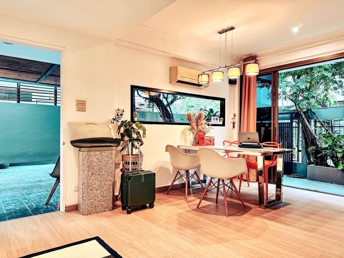 ให้เช่าบ้านสุขุมวิท อโศก ทองหล่อ : 🏡 ให้เช่าบ้านเดี่ยวหรูใจกลางเอกมัย 3 ห้องนอน เฟอร์นิเจอร์ตกแต่งสวยงาม พร้อมสิ่งอำนวยความสะดวกครบครัน ใกล้ BTS ทองหล่อ