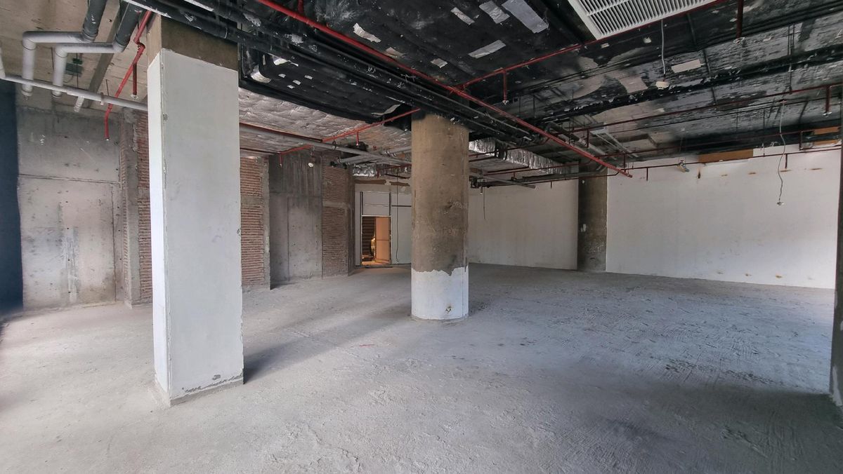 For RentRetail SpaceWitthayu, Chidlom, Langsuan, Ploenchit : Retail Space for Rent – Ploenchit / Chidlom / Langsuan / WitthayuSize: 184 sq.m.Ceiling height: 4.2 metersPrice: 1600 THB/sq.m.Floor: 2ndwater supply& drainage system support. suit for Food and beverage, Thai food restaurant