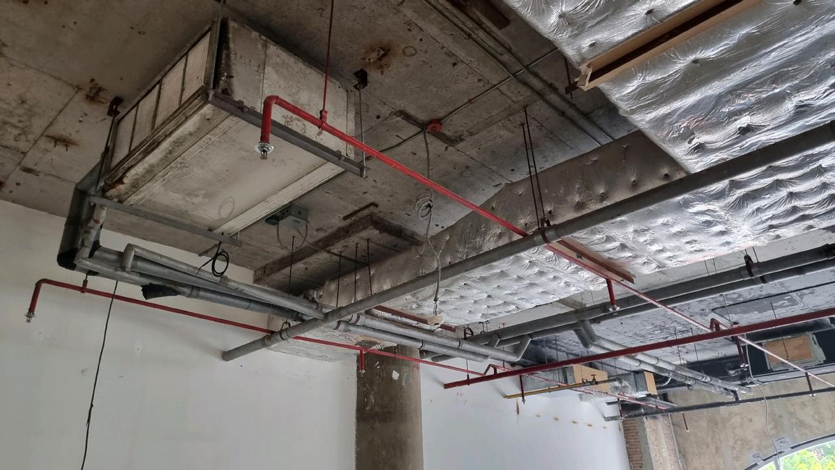 For RentRetail SpaceWitthayu, Chidlom, Langsuan, Ploenchit : Retail Space for Rent – Ploenchit / Chidlom / Langsuan / WitthayuSize: 184 sq.m.Ceiling height: 4.2 metersPrice: 1600 THB/sq.m.Floor: 2ndwater supply& drainage system support. suit for Food and beverage, Thai food restaurant