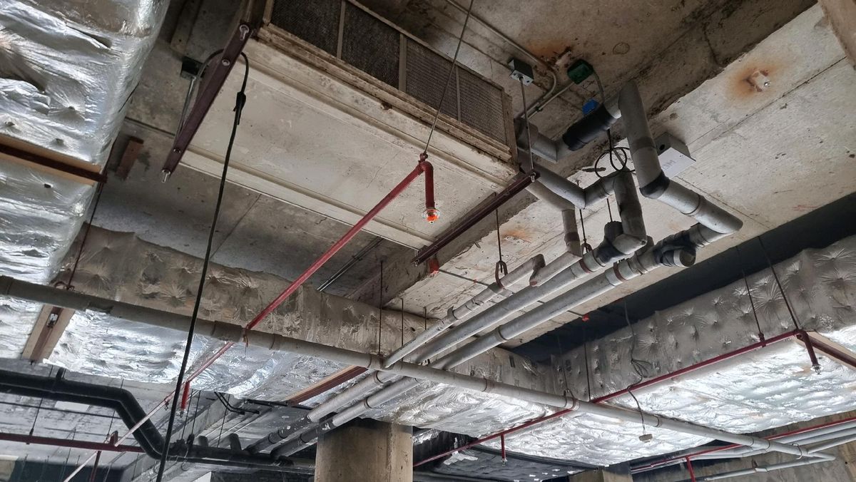 For RentRetail SpaceWitthayu, Chidlom, Langsuan, Ploenchit : Retail Space for Rent – Ploenchit / Chidlom / Langsuan / WitthayuSize: 184 sq.m.Ceiling height: 4.2 metersPrice: 1600 THB/sq.m.Floor: 2ndwater supply& drainage system support. suit for Food and beverage, Thai food restaurant