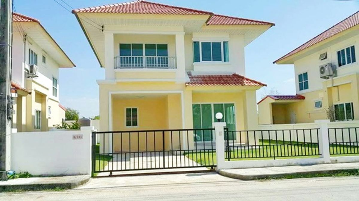 For RentHousePathum Thani,Rangsit, Thammasat : 2 storey detached house for rent, 3 bedrooms, Bangkok University, BRT, Thammasat University, Rangsit 54 sq.w. 224 sq.m. Thammasat University, Rangsit 4.4 km. 4 Air conditioner, Phra Dhammakaya Temple 3.1 km.