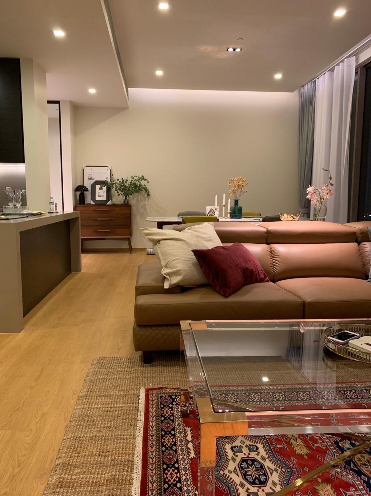 ให้เช่าคอนโดสีลม ศาลาแดง บางรัก : Saladaeng One, 2 bed, 110000 per month