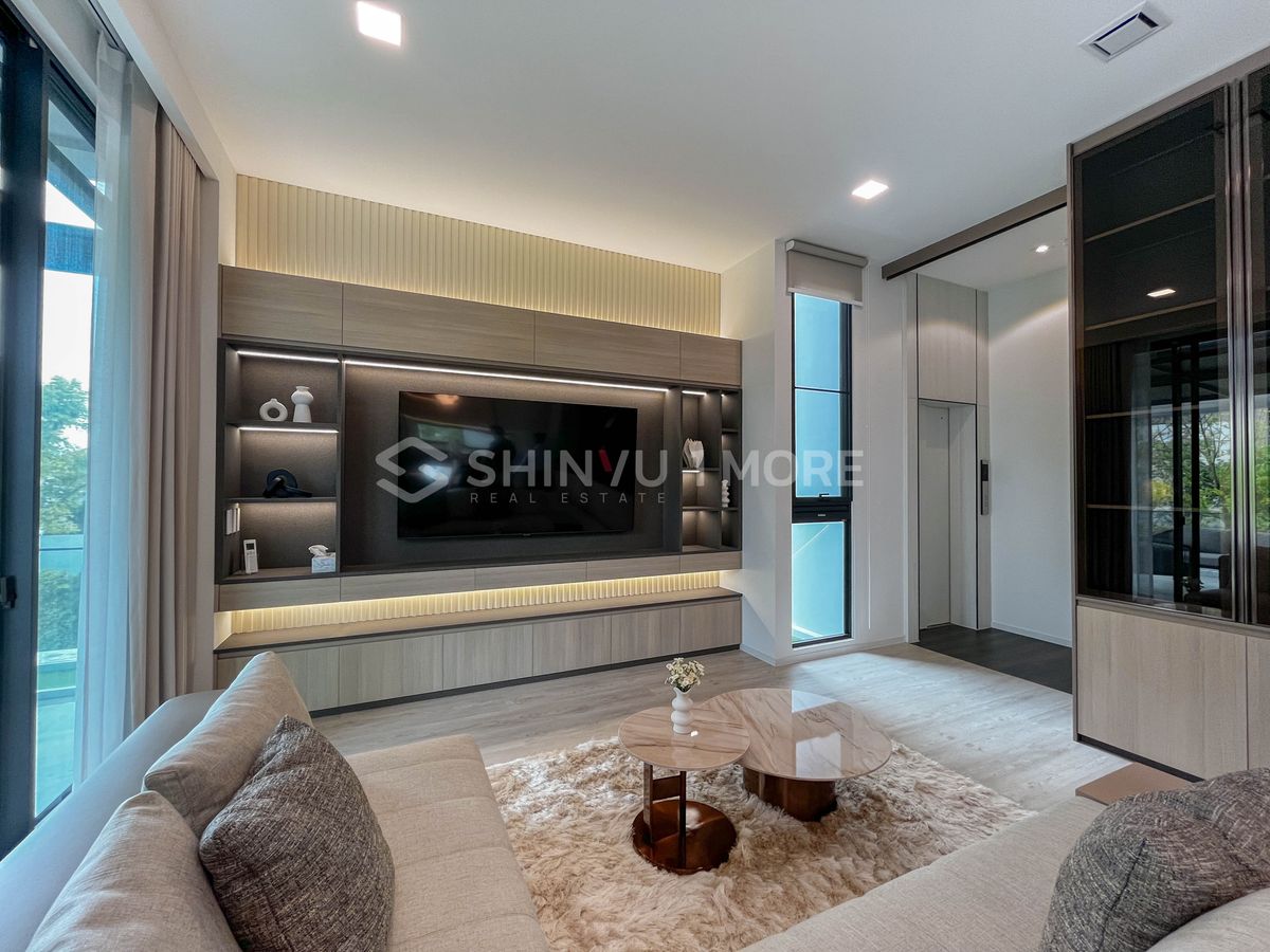 HousePattanakan, Srinakarin : House for rent, Vive Krungthep Kreetha project, rental price 430,000 baht, with sale price [Hsr250502]