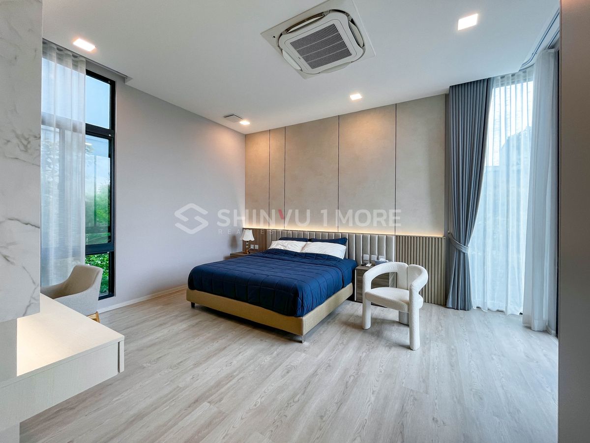 HousePattanakan, Srinakarin : House for rent, Vive Krungthep Kreetha project, rental price 430,000 baht, with sale price [Hsr250502]