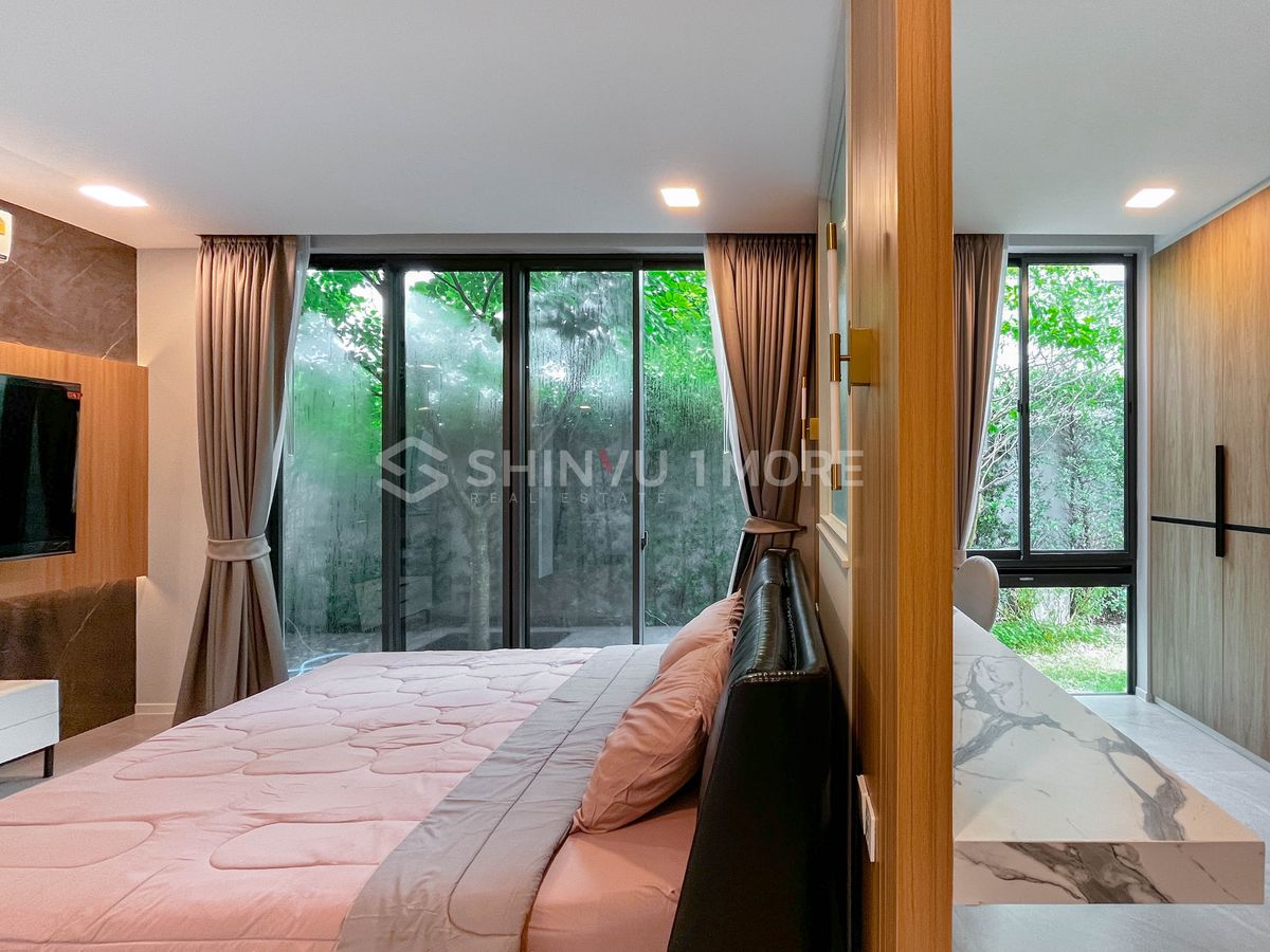HousePattanakan, Srinakarin : House for rent, Vive Krungthep Kreetha project, rental price 350,000 baht, with sale price [Hsr250501]