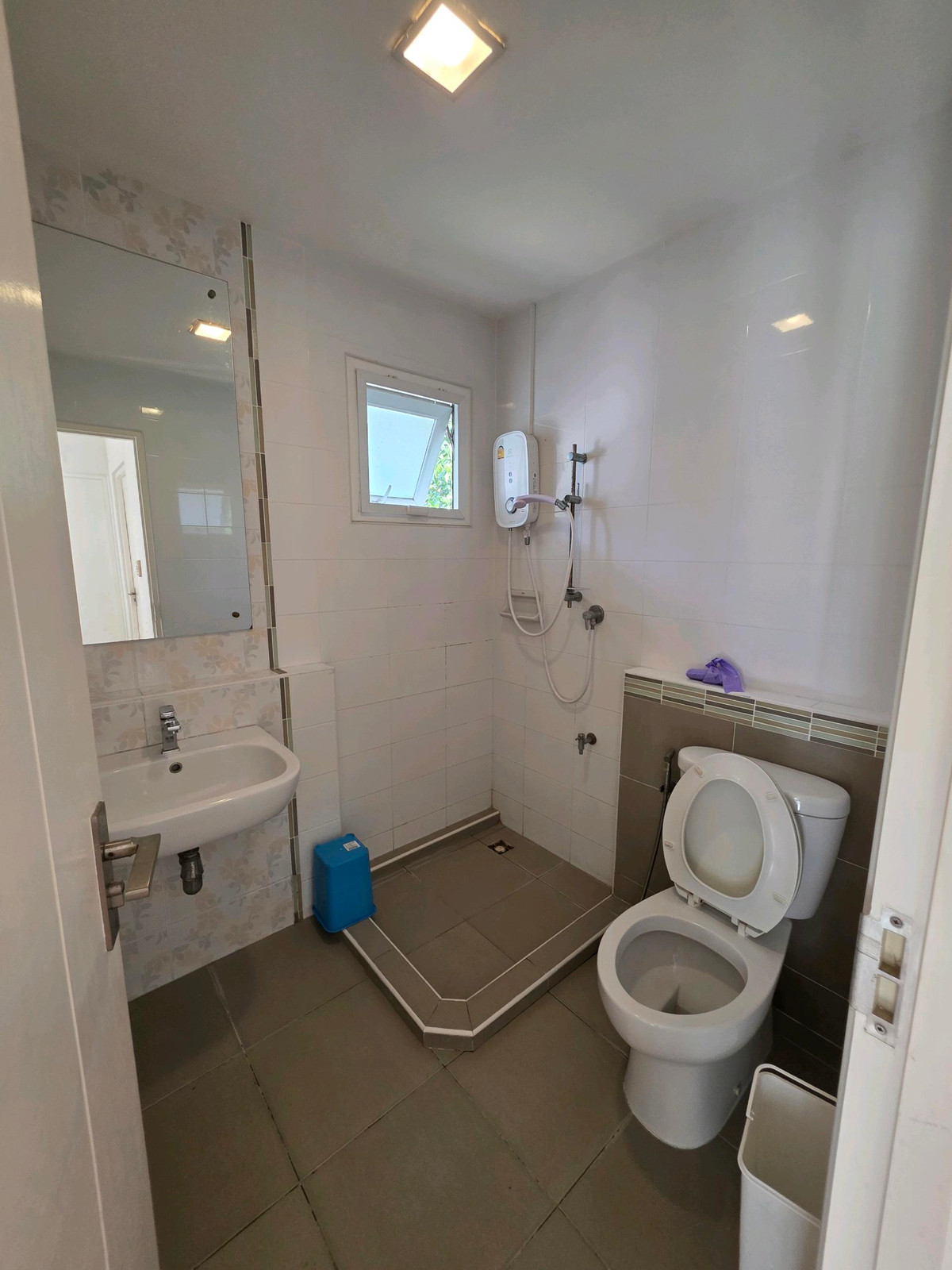 บ้านลาดกระบัง สุวรรณภูมิ : ขาย/เช่า มัณฑนา อ่อนนุช-วงแหวน 3 