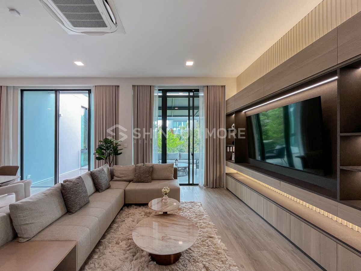 HousePattanakan, Srinakarin : House for rent, Vive Krungthep Kreetha project, rental price 430,000 baht, with sale price [Hsr250502]