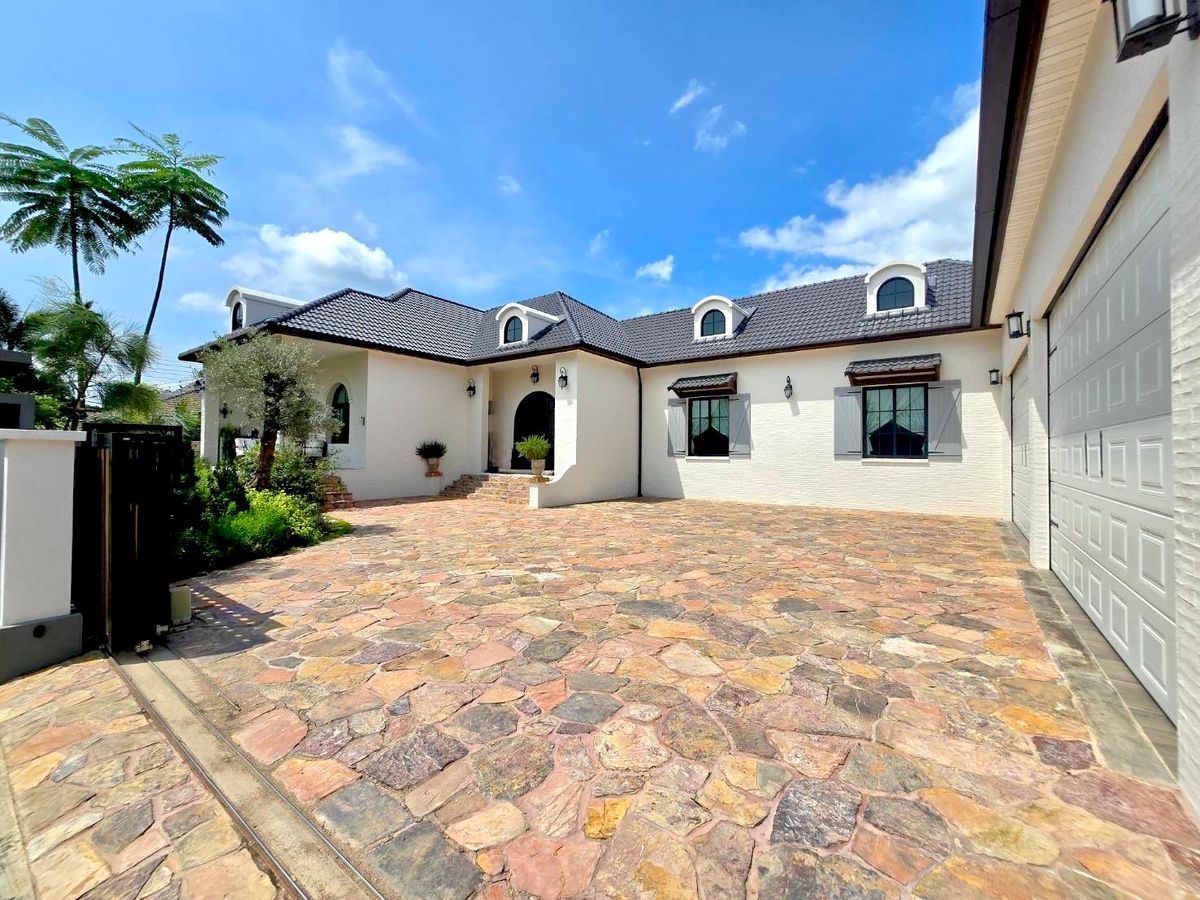 For SaleChiang Mai : French luxury garden house With a private pool In the big quality project The Bella @Saen Saran, Chiang Mai