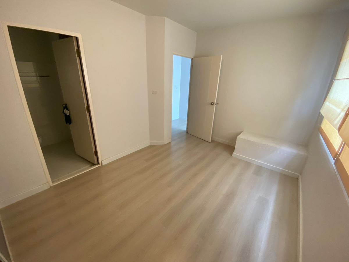 For SaleTownhomeBangna, Bearing, Lasalle : P-2736 Urgent sale! Indie 1, Bang Na Km. 7, beautiful house, good location, convenient to travel.