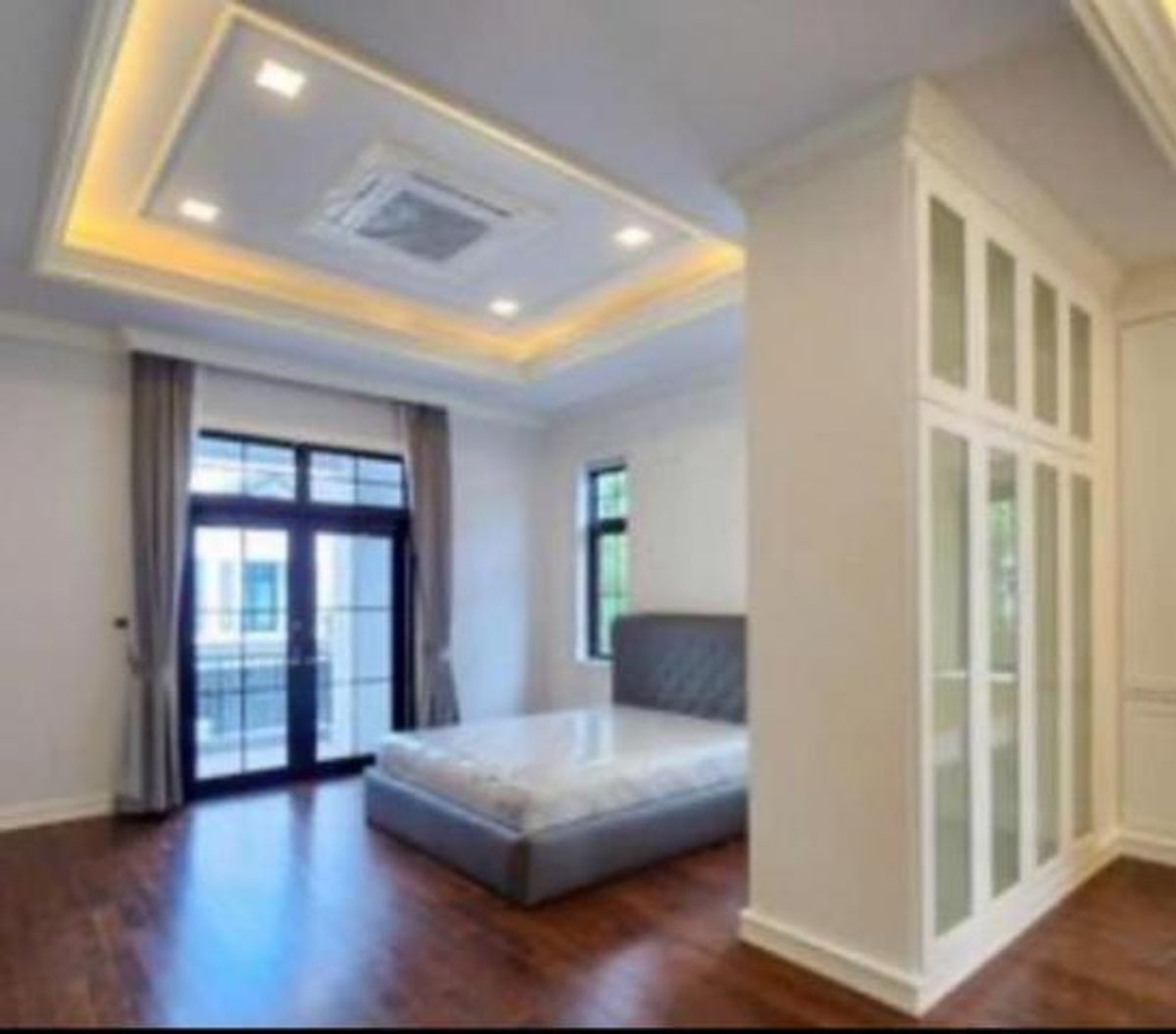 For RentHousePattanakan, Srinakarin : House for rent, Palazzo Project. Srinakarin - area 103 sq. - 4 bedrooms, 5 bathrooms, 3 parking spaces next to Paradise, Suan Luang Ror 9, next to Suan Luang BTS station.