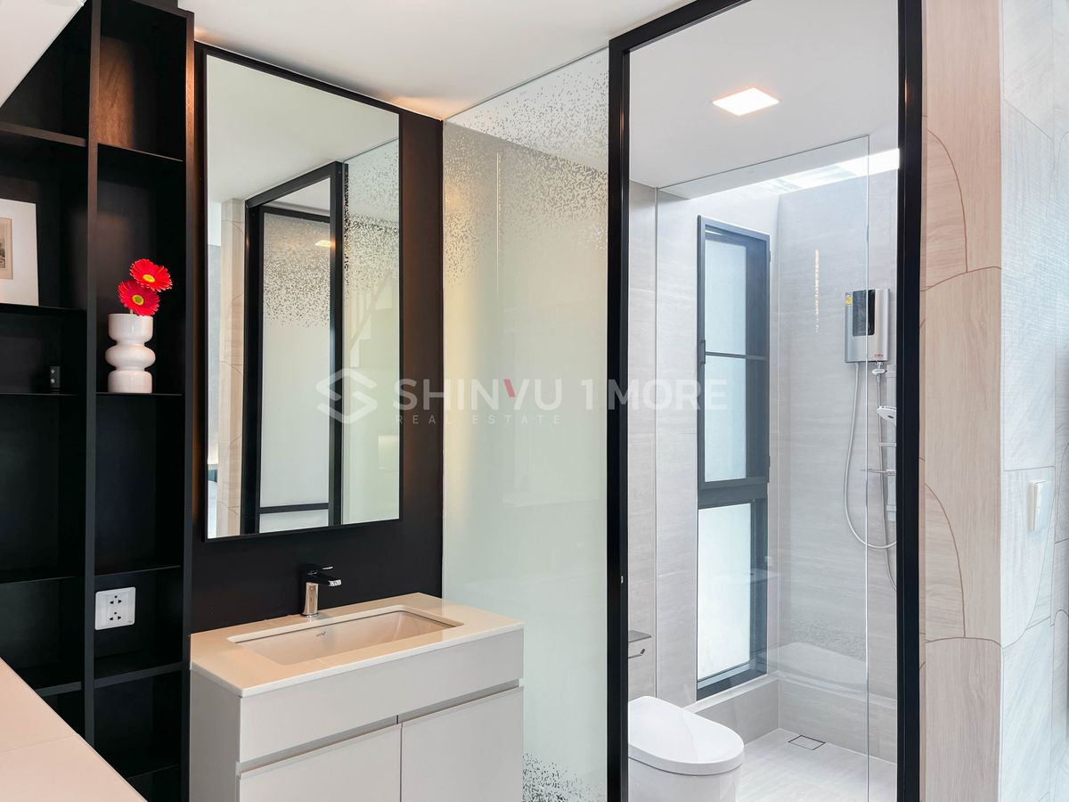 HousePattanakan, Srinakarin : House for rent, Vive Krungthep Kreetha project, rental price 430,000 baht, with sale price [Hsr250502]