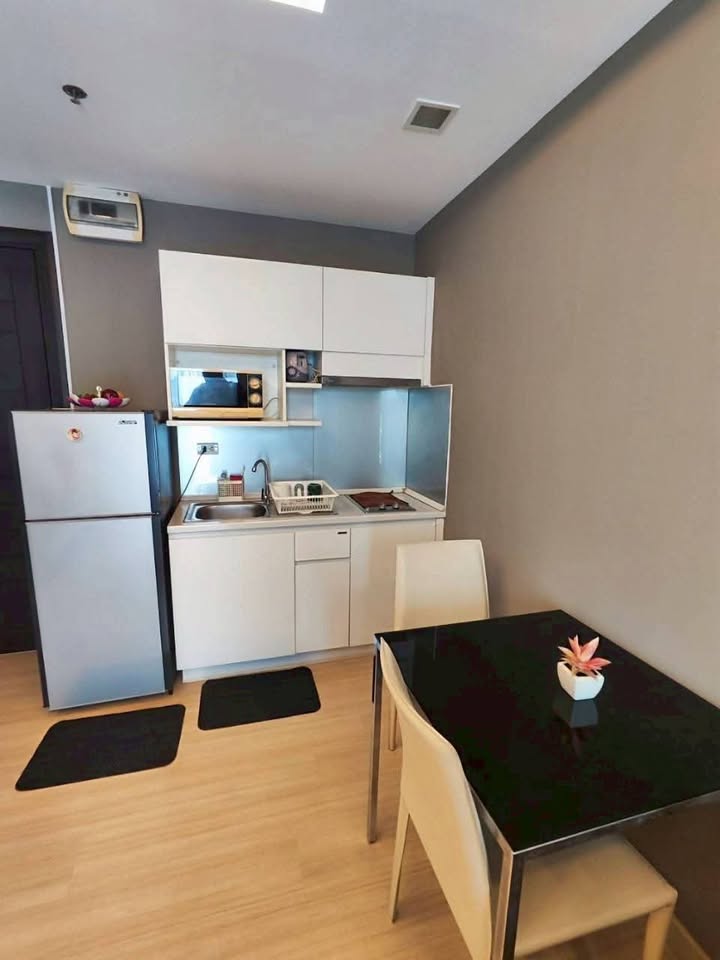 For RentCondoRama9, Petchburi, RCA : 🔥For urgent rent🔥True Thonglor, separate room, complete with furniture and electrical appliances!! Ready to move in