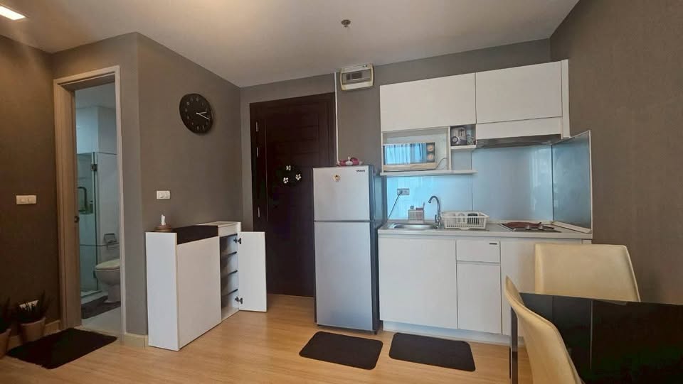 For RentCondoRama9, Petchburi, RCA : 🔥For urgent rent🔥True Thonglor, separate room, complete with furniture and electrical appliances!! Ready to move in