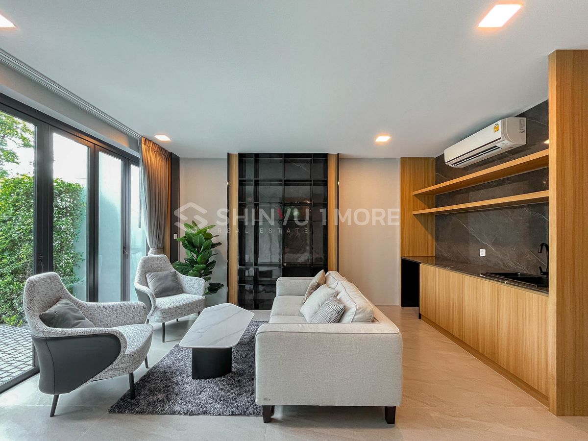 HousePattanakan, Srinakarin : House for rent, Vive Krungthep Kreetha project, rental price 350,000 baht, with sale price [Hsr250501]