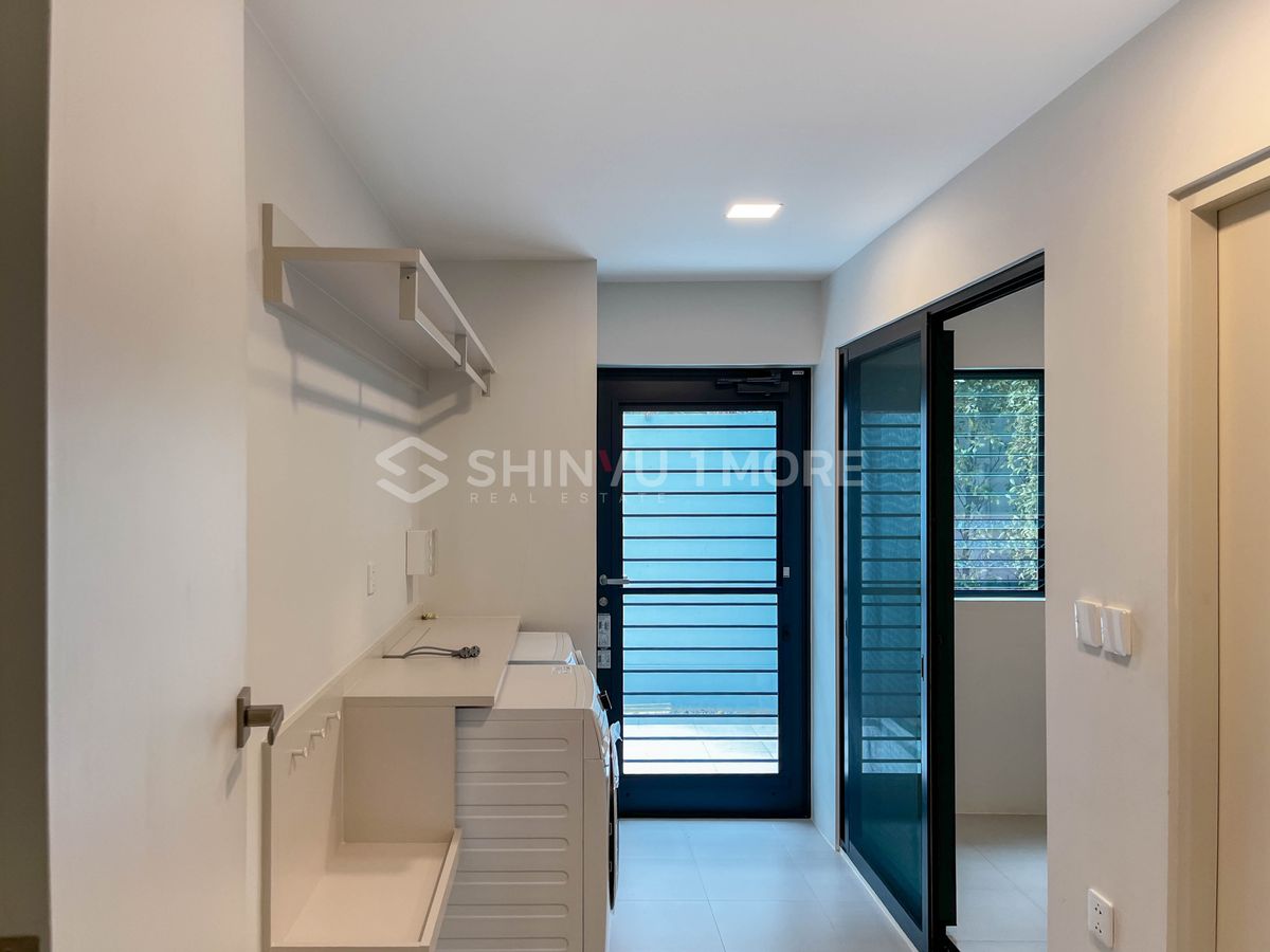 HousePattanakan, Srinakarin : House for rent, Vive Krungthep Kreetha project, rental price 350,000 baht, with sale price [Hsr250501]