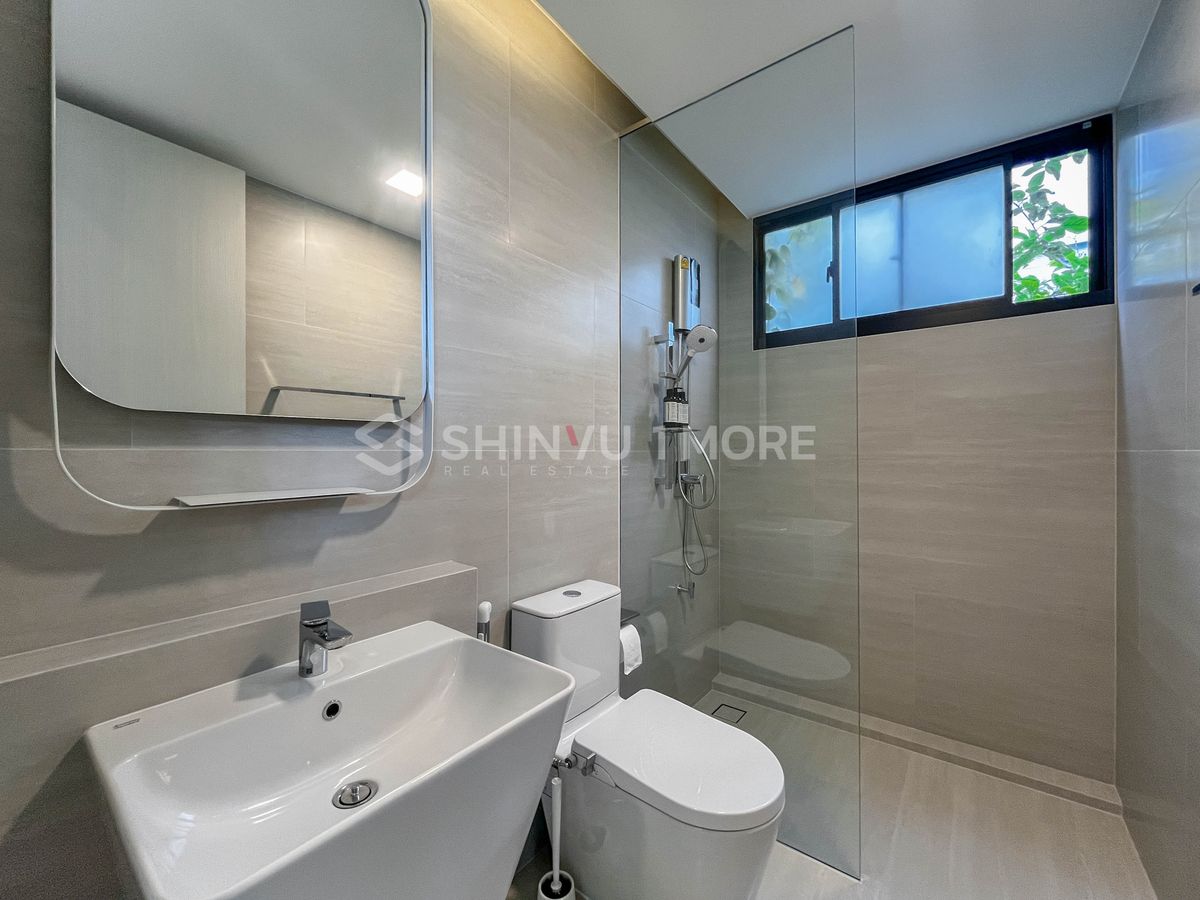 HousePattanakan, Srinakarin : House for rent, Vive Krungthep Kreetha project, rental price 430,000 baht, with sale price [Hsr250502]