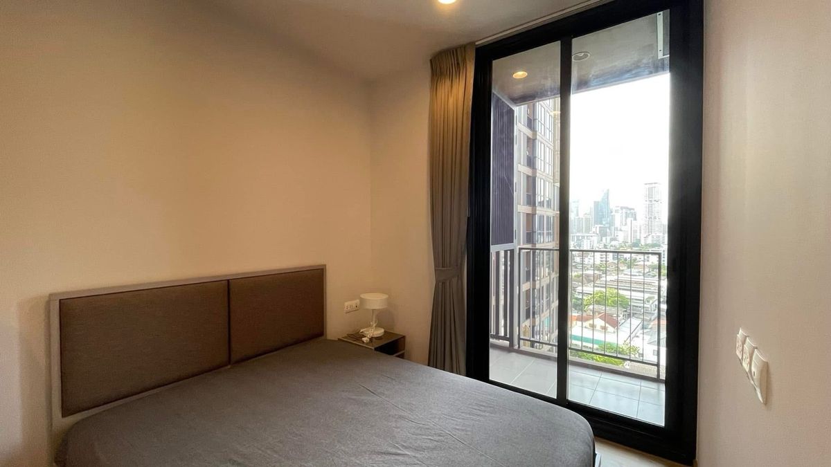 ให้เช่าคอนโดสุขุมวิท อโศก ทองหล่อ : ให้เช่าคอนโด Oka Haus Sukhumvit 36 ห้องสวย สบายตา วิวเมืองและสระว่ายน้ำ เฟอร์ครบ พร้อมเข้าอยู่ สนใจทักได้เลยค่า