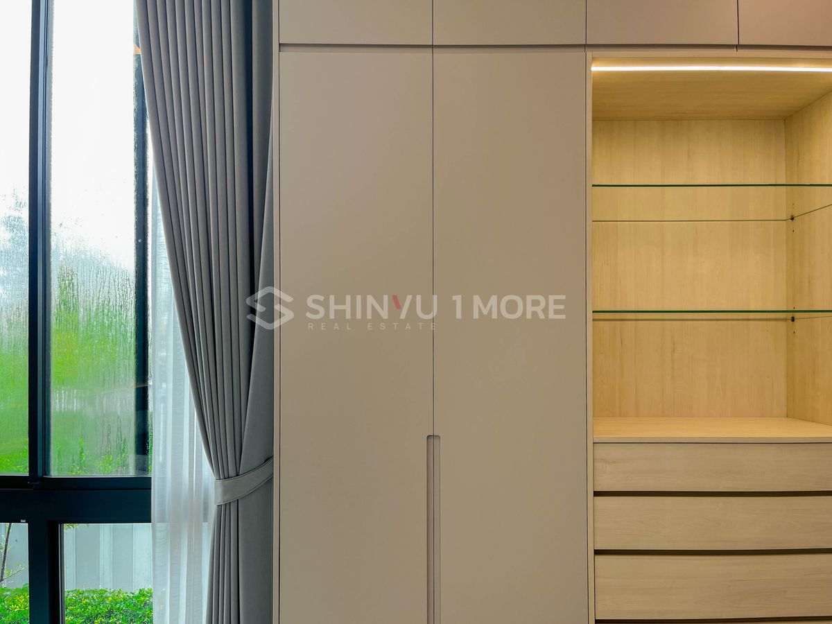 HousePattanakan, Srinakarin : House for rent, Vive Krungthep Kreetha project, rental price 430,000 baht, with sale price [Hsr250502]