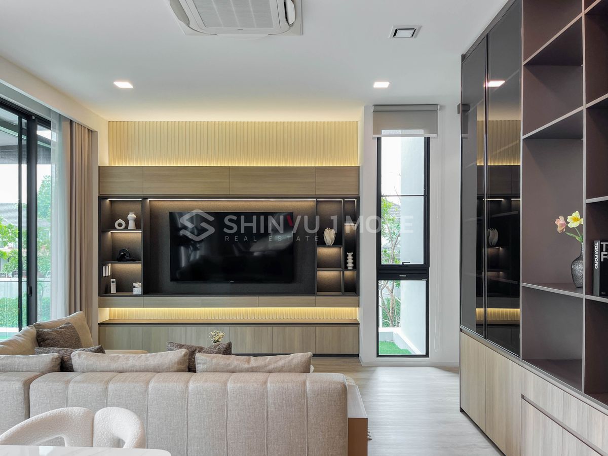 HousePattanakan, Srinakarin : House for rent, Vive Krungthep Kreetha project, rental price 430,000 baht, with sale price [Hsr250502]