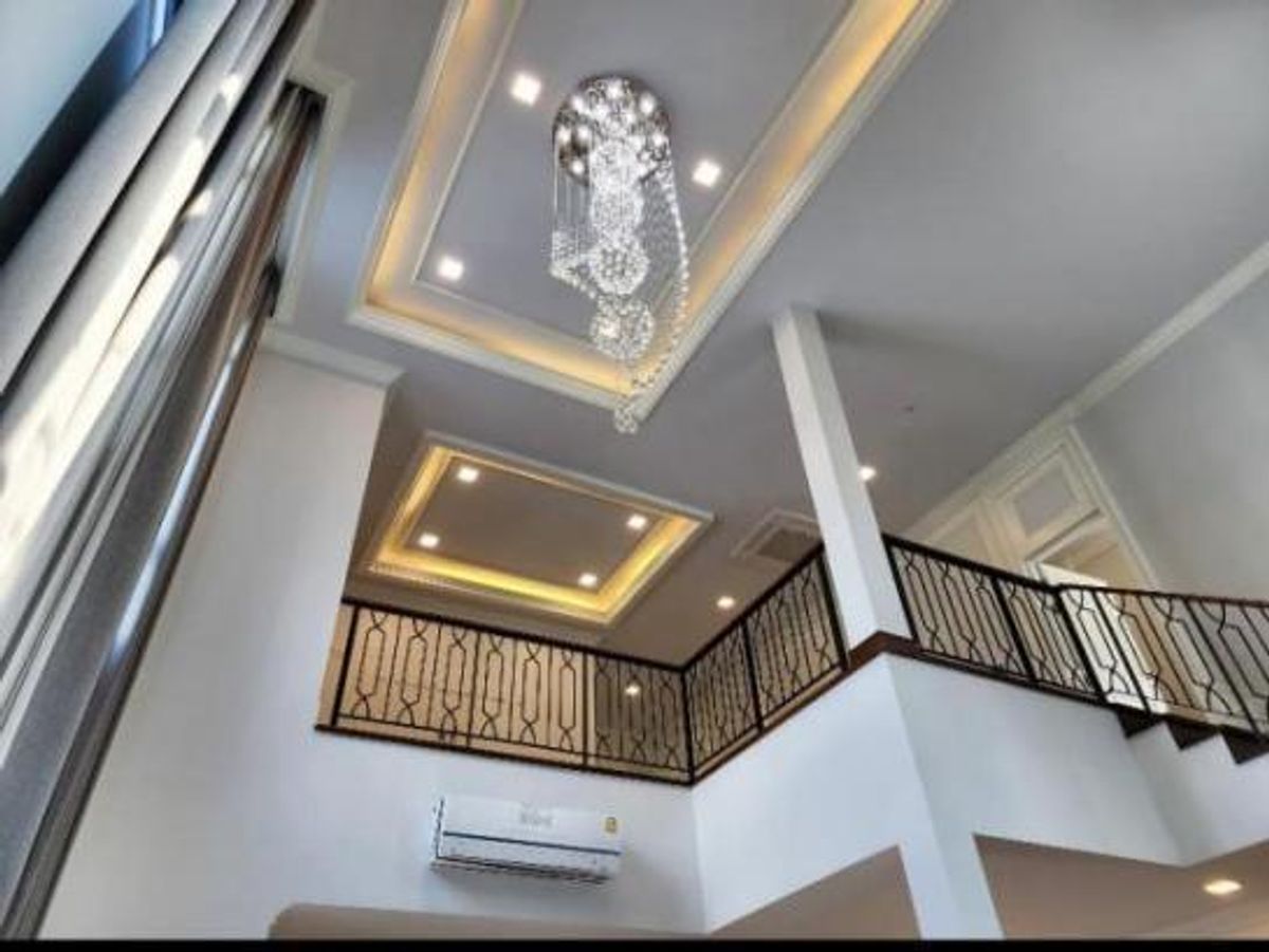 For RentHousePattanakan, Srinakarin : House for rent, Palazzo Project. Srinakarin - area 103 sq. - 4 bedrooms, 5 bathrooms, 3 parking spaces next to Paradise, Suan Luang Ror 9, next to Suan Luang BTS station.