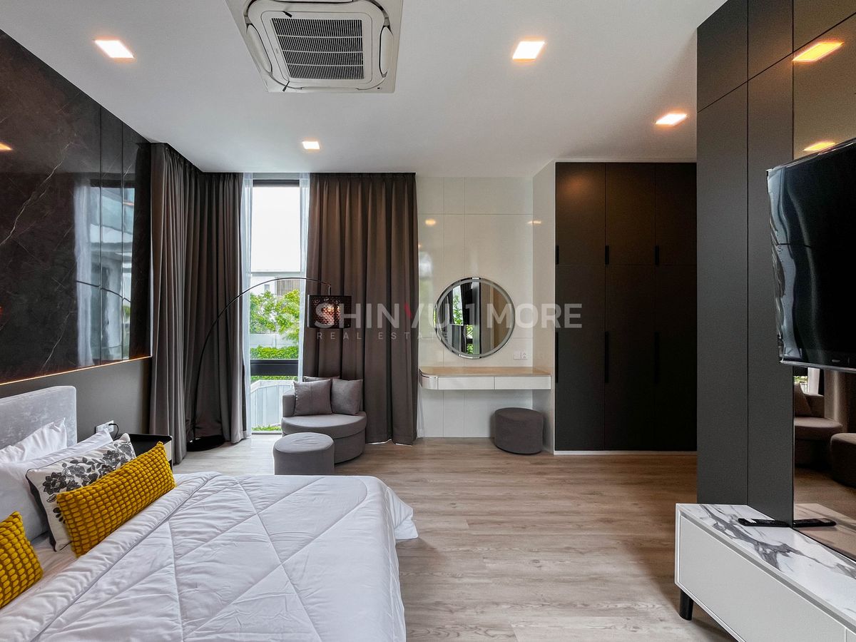 HousePattanakan, Srinakarin : House for rent, Vive Krungthep Kreetha project, rental price 350,000 baht, with sale price [Hsr250501]