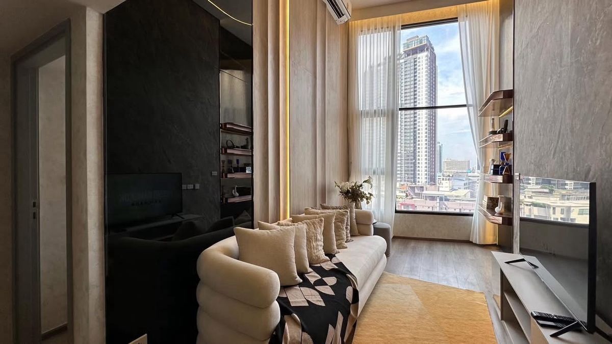 ให้เช่าคอนโดรัชดา ห้วยขวาง : Private residences for Rent @ Soho Bangkok Ratchada | Only fews step to MRT Huai Khwang & Huai Khwang Intersection