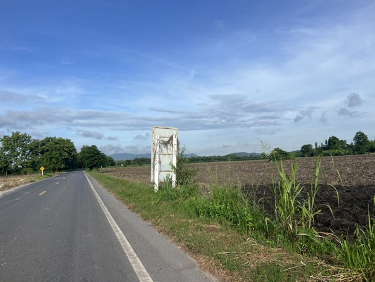 ขายที่ดินสระบุรี : [ขาย] ที่ดินเปล่า แบ่งขาย 1-5 ไร่ | ถนนปากน้ำ-ดงมะเกลือ สระบุรี | ติดถนน มีไฟฟ้า น้ำประปา | 600,000 บาท/ไร่