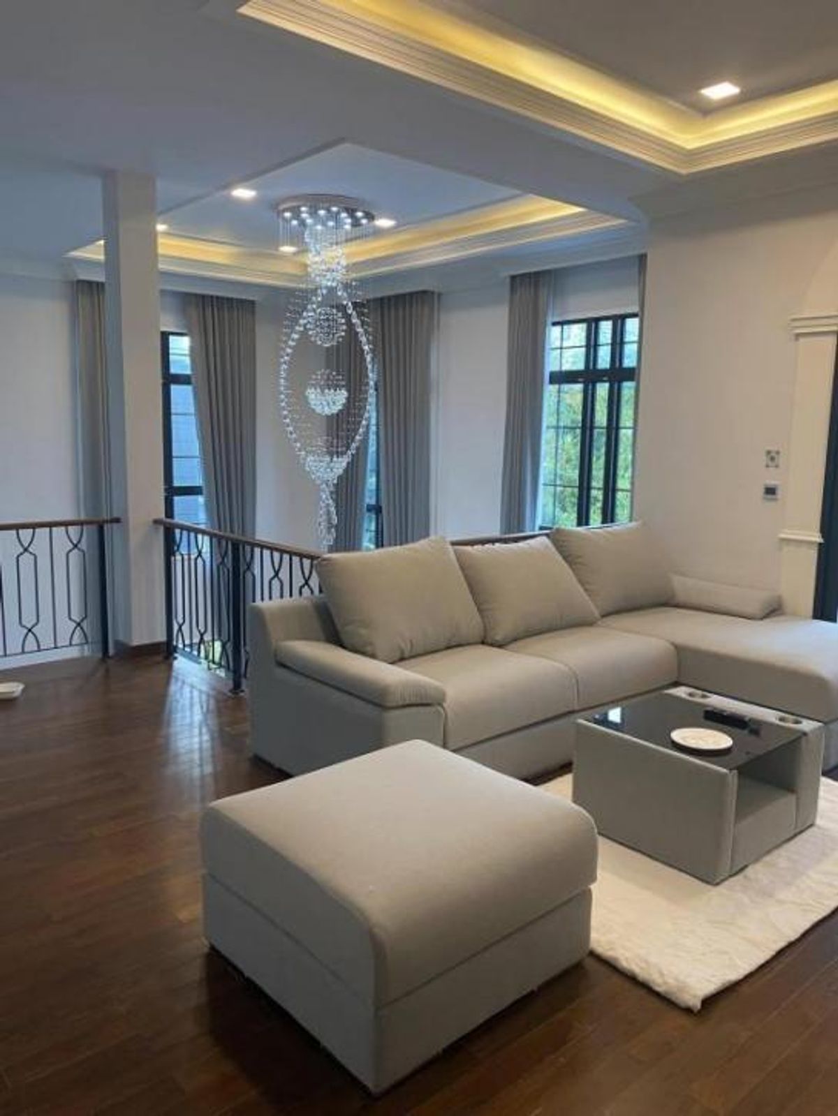 For RentHousePattanakan, Srinakarin : House for rent, Palazzo Project. Srinakarin - area 103 sq. - 4 bedrooms, 5 bathrooms, 3 parking spaces next to Paradise, Suan Luang Ror 9, next to Suan Luang BTS station.