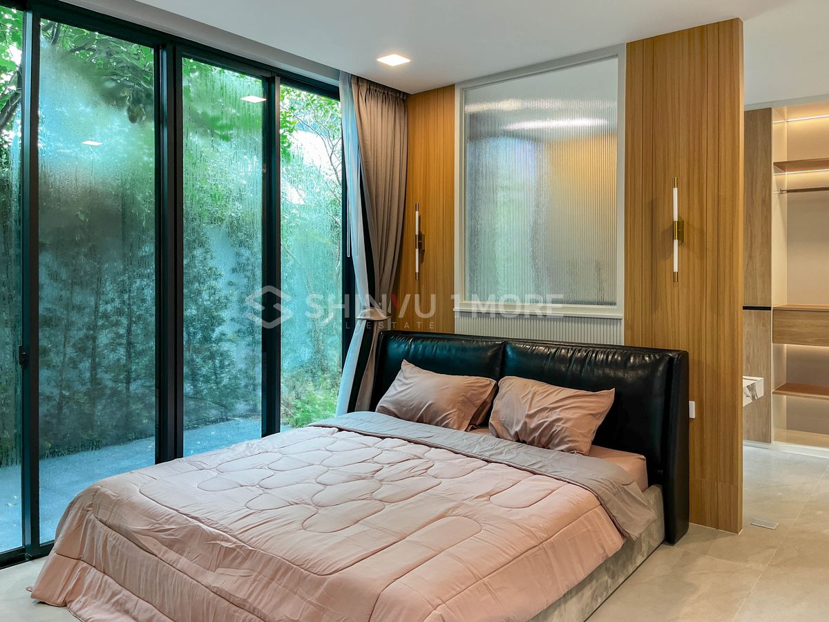 HousePattanakan, Srinakarin : House for rent, Vive Krungthep Kreetha project, rental price 350,000 baht, with sale price [Hsr250501]