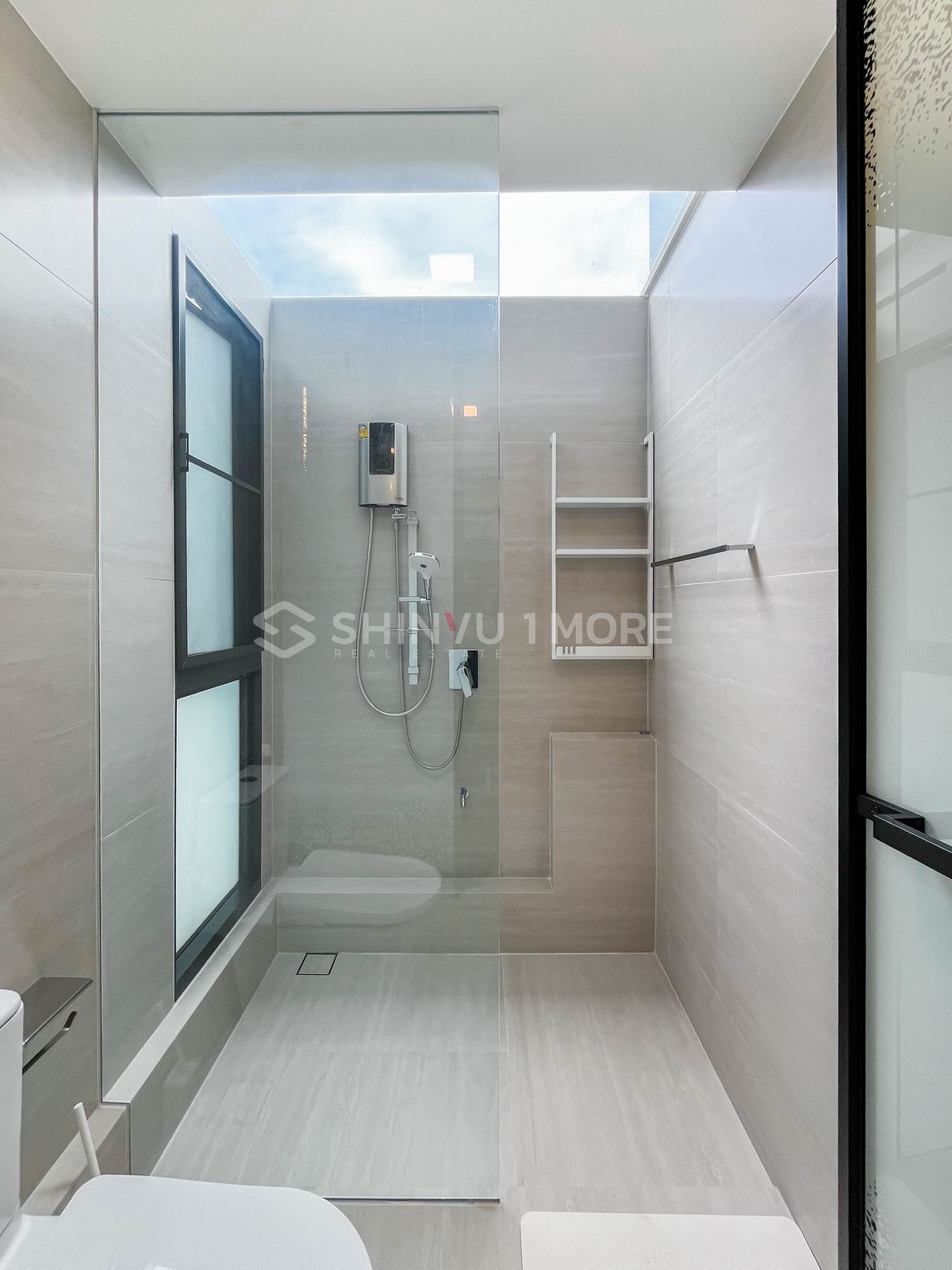 HousePattanakan, Srinakarin : House for rent, Vive Krungthep Kreetha project, rental price 430,000 baht, with sale price [Hsr250502]