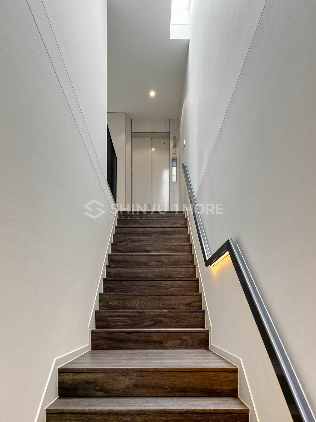 HousePattanakan, Srinakarin : House for rent, Vive Krungthep Kreetha project, rental price 430,000 baht, with sale price [Hsr250502]