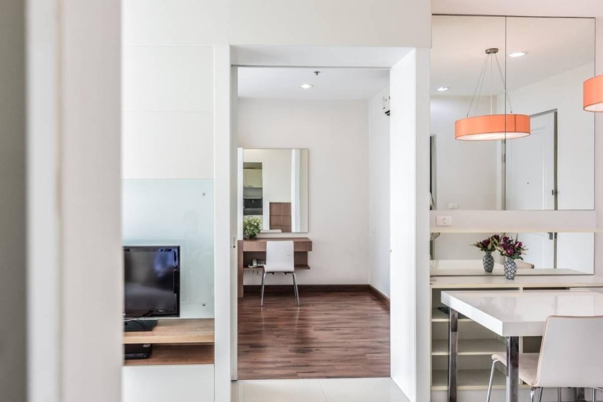 For RentCondoWongwianyai, Charoennakor : Q House Condo Sathorn, 1 bed, 20000 per month